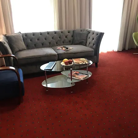 فندق آرت 4*